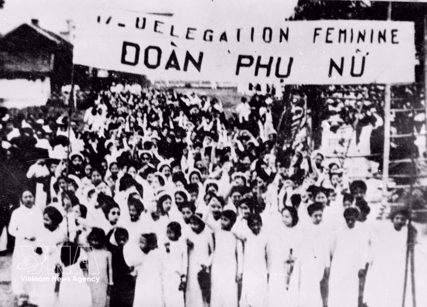 1 мая 1938 года более 25 000 жителей Ханой провели митинг и демонстрацию в честь Международного дня труда, выдвигая требования свободы и демократии (Фото: ВИА)