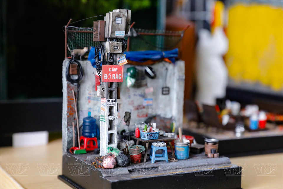 Миниатюра чайного ларька на тротуаре Ханоя (Фото: Журнал „Иллюстрированный Вьетнам“)