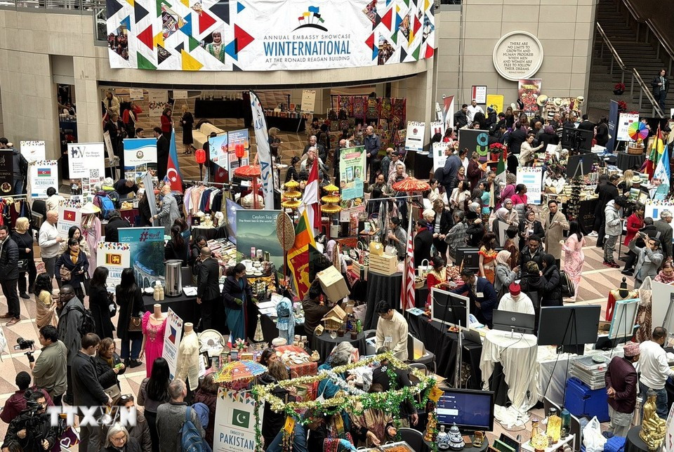 Фестиваль Winternational является не только возможностью для стран представить свою культуру и кухню, но и платформой для расширения обмена, сотрудничества и взаимопонимания между международным дипломатическим сообществом и общественностью Соединенных Штатов (Фото: ВИА)
