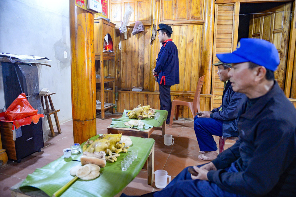 Обряд жертвоприношения по случаю Тэта совершают три шамана, владеющие древним языком Зао (Фото: ВИА)