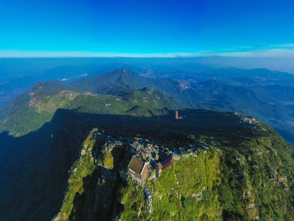 Природа Йенты поражает своей величественной и умиротворённой красотой: гармония горных лесов сочетается с древним, созерцательным обликом пагод, башен и монастырей (Фото: ВИА)