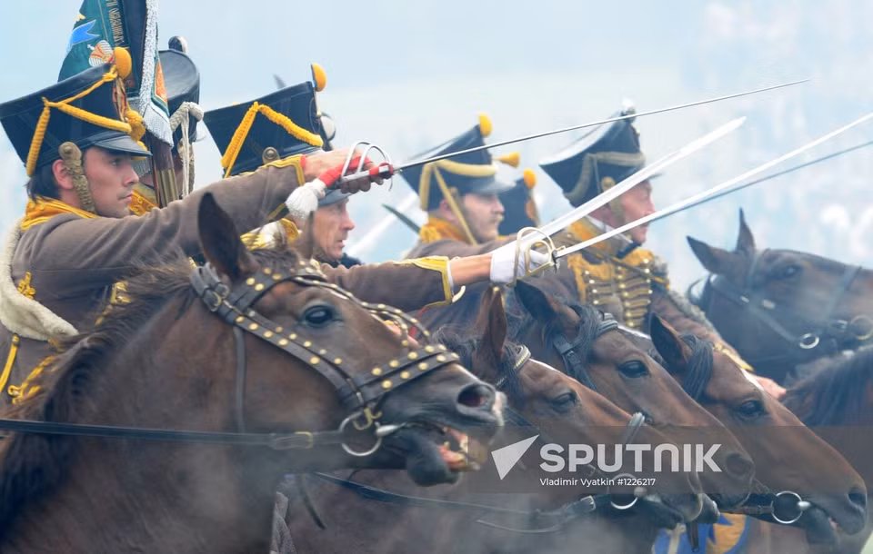 Реконструкторы Бородинского сражения во время празднования 200-летия победы России в Отечественной войне 1812 года (Фото: Спутник)