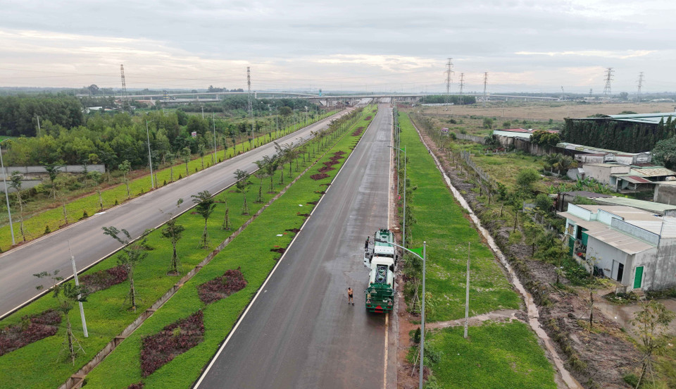 Транспортная магистраль, соединяющая аэропорт Лонгтхань, на участке вблизи автомагистрали Бьенхоа – Вунгтау (Фото: ВИА)