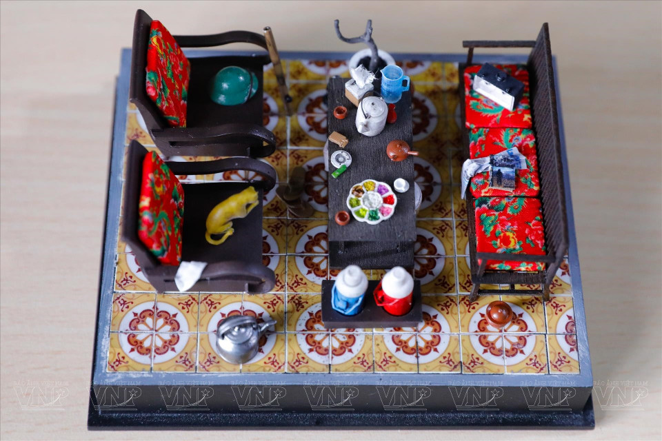 Миниатюра гостиной в старом ханойском доме (Фото: Журнал „Иллюстрированный Вьетнам“)