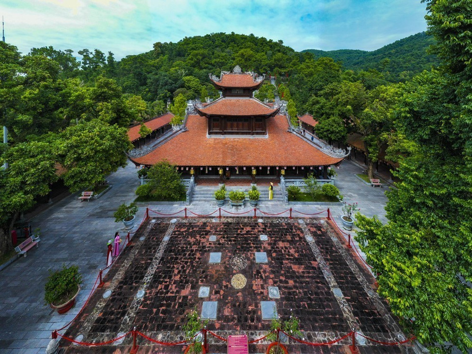 Фундамент старого сооружения Кыу Фам Льен Хоа (Девятиуровневой башни лотосов) в пагоде Коншон был обнаружен во время археологических раскопок 2014–2015 годов (Фото: ВИА)