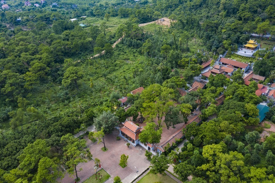 Памятник Коншон – Кьепбак объединяет множество древних архитектурных сооружений — храмов, пагод, башен, расположенных среди величественных горных пейзажей. Каждое место хранит культурные и исторические ценности народа, насчитывающие сотни лет (Фото: ВИА)