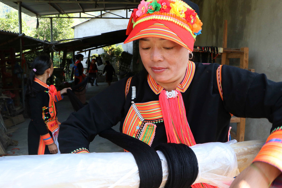 Длина готовых нитей после прядения может достигать 10 метров (Фото: ВИА)