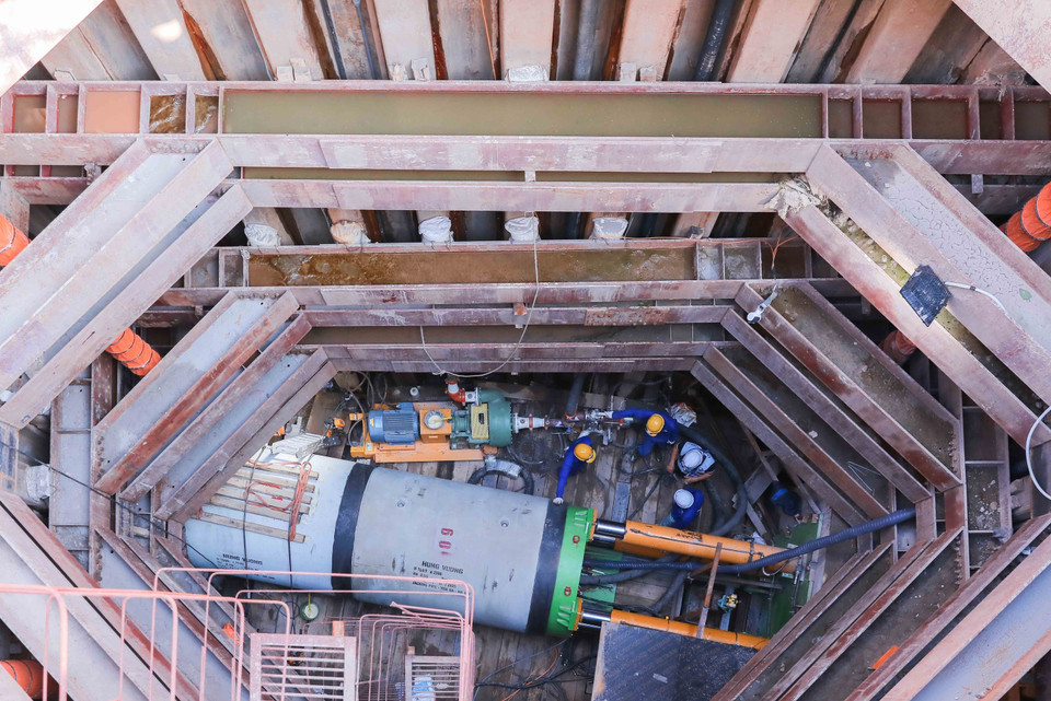 Коллекторная линия вдоль реки Лы является современной системой подземных труб, прокладываемых методом продавливания, впервые применённой в проекте очистки сточных вод столицы (Фото: ВИА)