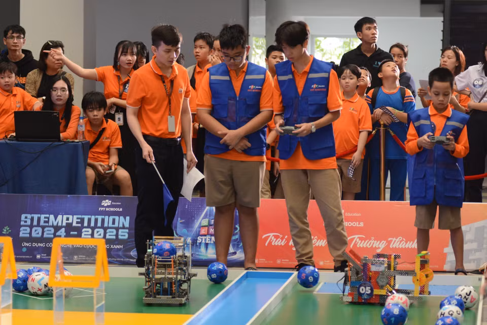 Научно-технический фестиваль OPEN STEM DAY 2024 в начальной и средней школе FPT Дананга привлек более 6 000 учеников, родителей и преподавателей из Дананга и Куангнама (Фото: ВИА)