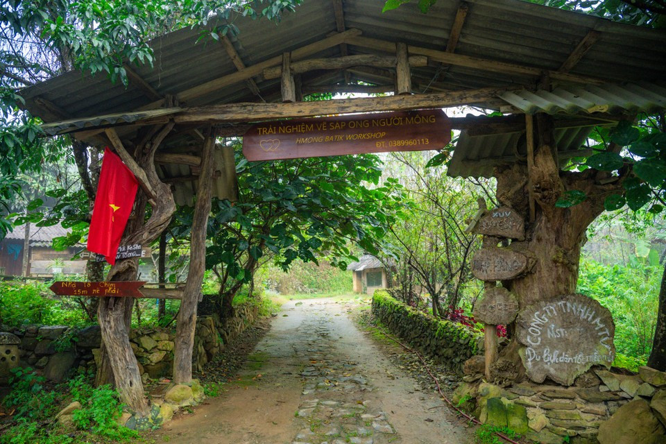 По словам жителей Син-суой-хо, здесь красиво в любое время года: весной цветут персики и сливы; летом воздух свежий, а ручьи холодны; осенью террасные поля сияют золотом; зимой деревня окутана туманом, создавая романтичные пейзажи (Фото: Вьетнам+)