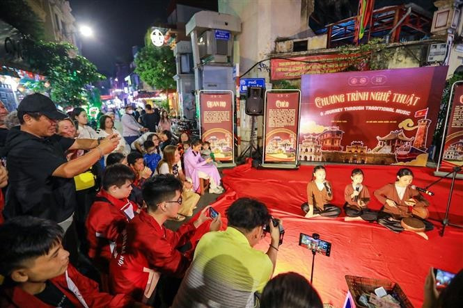 Пространство традиционного искусства вызывает большой интерес у жителей и гостей города (Фото: ВИА)