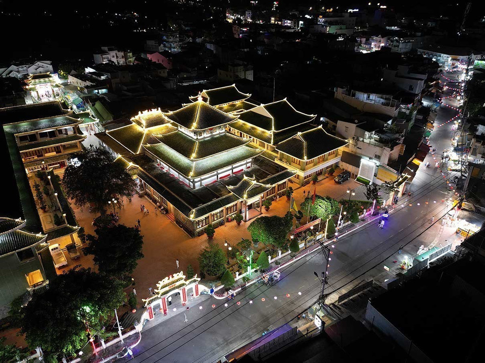 Святилище Ба-чуа-сы на горе Сам (город Чаудок, провинция Анзянг) издавна стало одним из самых известных духовных центров юго-западного региона страны (Фото: ВИА)