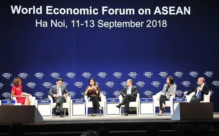 Вьетнам успешно провёл Форум Всемирного экономического форума по АСЕАН (WEF ASEAN), проходивший 11–13 сентября 2018 г. в Ханое, подтвердив тем самым не только его глобальный авторитет, но и повысив международный престиж Вьетнама через активную, ответственную и конструктивную роль страны в АСЕАН. На фото: В рамках форума WEF ASEAN 2018, днём 12 сентября 2018 г. в Национальном конференц-центре (Ханой) состоялась дискуссия на тему «Экономические перспективы Азии» (Фото: ВИА)
