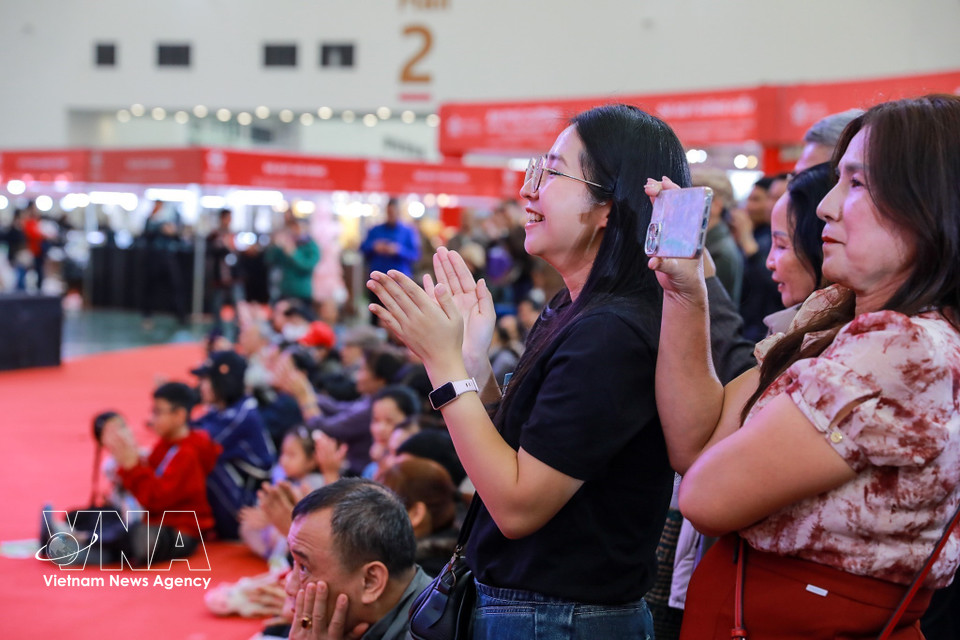 Художественная программа привлекла внимание жителей и гостей (Фото: ВИА)