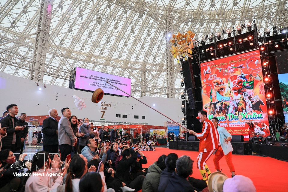 Художественная программа привлекла внимание жителей и гостей (Фото: ВИА)