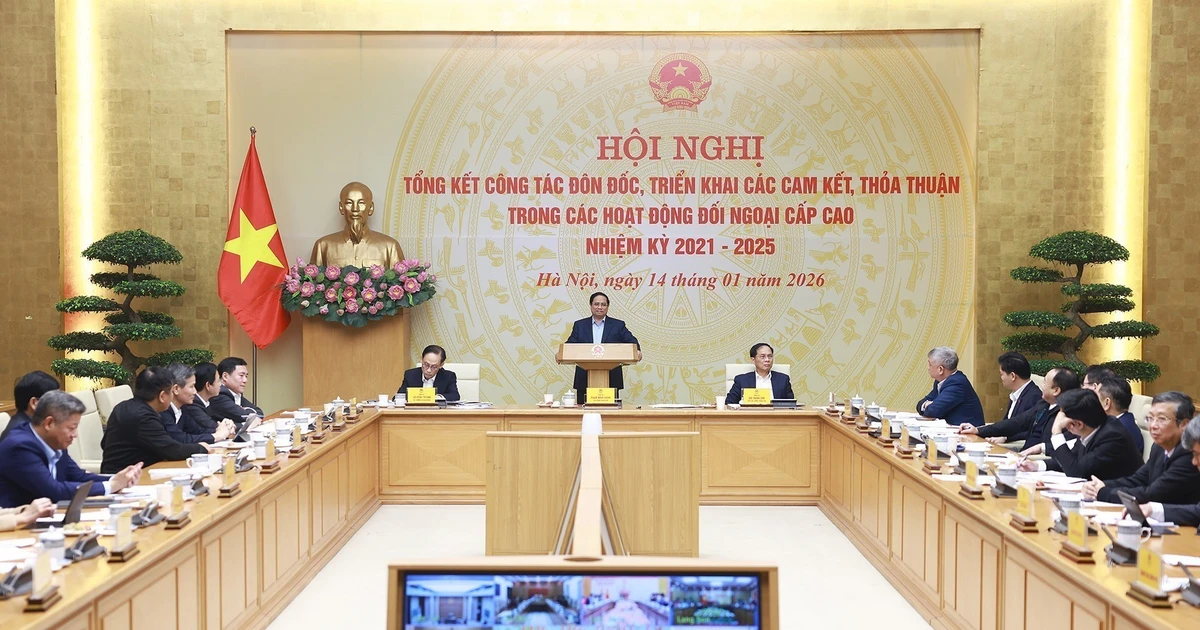 Премьер-министр Фам Минь Тьинь подвел итоги конференции по подведению итогов работы по ускорению и реализации обязательств и соглашений, достигнутых в ходе дипломатических мероприятий на высоком уровне (Фото: ВИА)