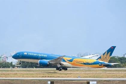 Vietnam Airlines поднялась на три позиции по сравнению с прошлым годом, заняв 19-е место в мире, и остаётся единственным вьетнамским авиаперевозчиком в списке 25 самых безопасных полноформатных авиакомпаний мира на 2026 год.