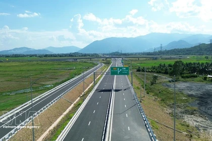В период 2021–2025 годов общая протяжённость завершённых и введённых в эксплуатацию автомагистралей достигла 1 313 км, что почти равно совокупной протяжённости, построенной за предыдущие 20 лет. (Фото: Vietnamplus) 