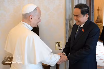 Председатель Национального собрания Чан Тхань Ман встречается с Папой Римским Львом XIV. (Фото: ВИА)