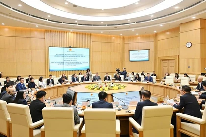  Встреча руководства Министерства промышленности и торговли с делегацией EU-ABC, состоявшаяся 25 ноября в Ханое (Фото: Министерство промышленности и торговли)