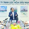 Премьер-министр Фам Минь Тьинь провёл рабочую встречу с руководством НПЗ Нгишон (Фото: ВИА)