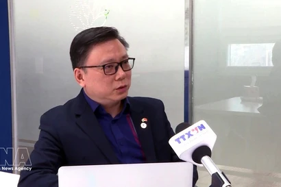 Председатель Ассоциации вьетнамской общины в Корее Дао Туан Хунг даёт интервью корреспонденту ВИА в Республике Корея. (Фото: ВИА) 