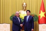 Президент Лыонг Кыонг принял министра обороны Турции Яшара Гюлера. (Фото: ВИА)