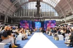 На выставке Source Fashion London состоялся круглый стол с участием розничных компаний, дизайнеров, специалистов по материалам и заинтересованных лиц, посвящённый тенденциям в текстильной и модной индустрии Великобритании и мира. Фото: (ВИА)
