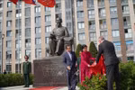 Супруга Генерального секретаря Нго Фыонг Ли и губернатор Санкт-Петербурга А. Беглов провели церемонию торжественного открытия площади имени Хо Ши Мина. (Фото: ВИА)