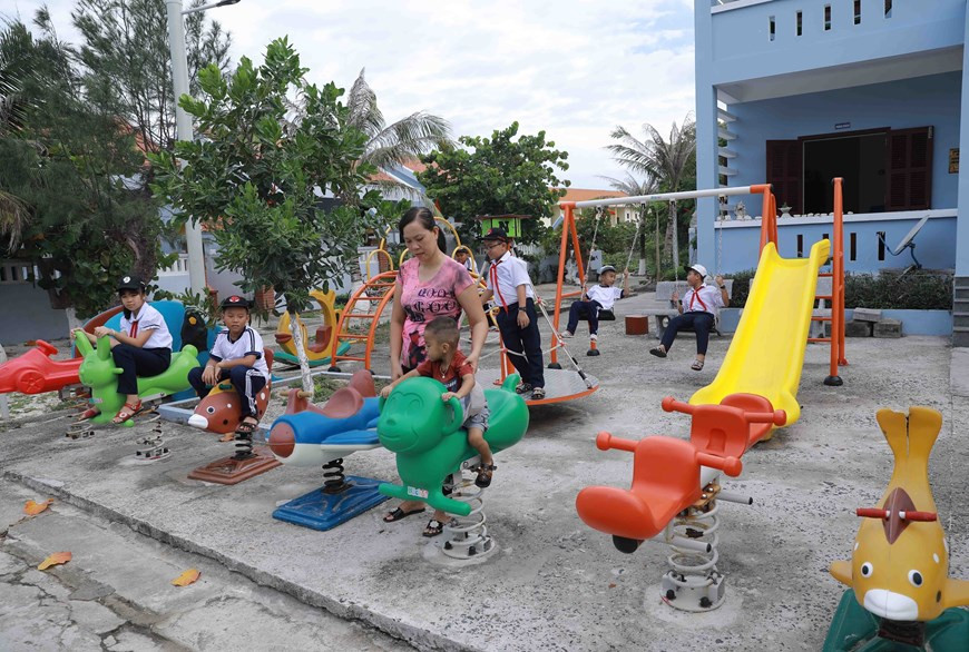 Спортивно-развлекательные центры, построенные на острове Чыонгша, способствуют улучшению духовной жизни жителей островного уезда. (Фото: ВИА)