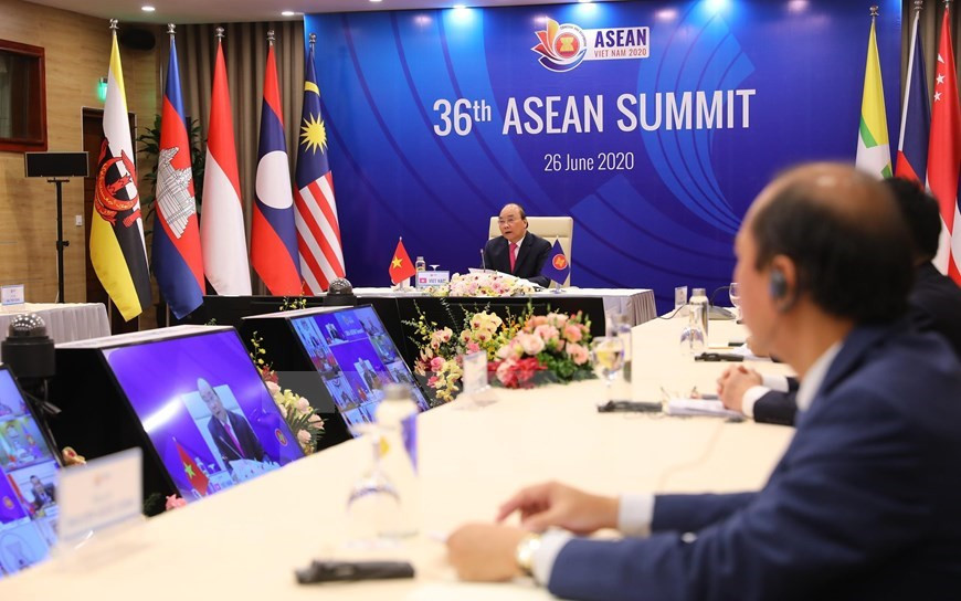 Премьер-министр Нгуен Суан Фук выступает с речью на пленарном заседании 36-го саммита АСЕАН (Фото: ВИА)