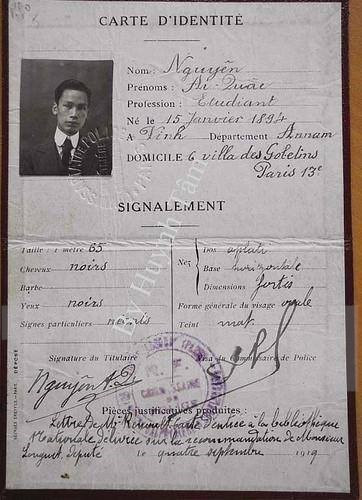 Удостоверение личности Нгуена Ай Куока в Париже, Франция, в 1919 году (Фото: Архив)