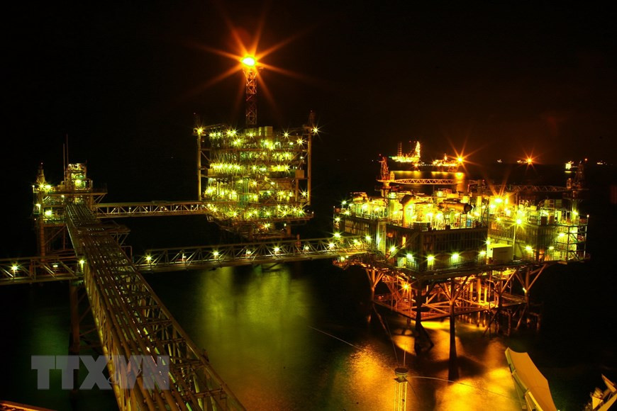 Ночь на центральной технологической площадке №2 (Фото: ВИА)