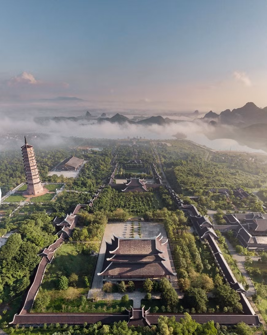 Пагода Байдинь - крупнейший храмовый комплекс в Юго-Восточной Азии, в 95 км от Ханоя, площадью 539 гектаров, включая старую и новую пагоды. (Фото: Vietnam +)