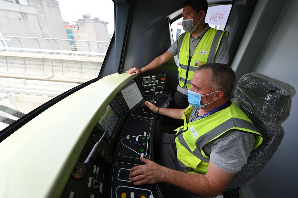 Инженеры-операторы проводят испытательный пробег. (Фото: ВИА)