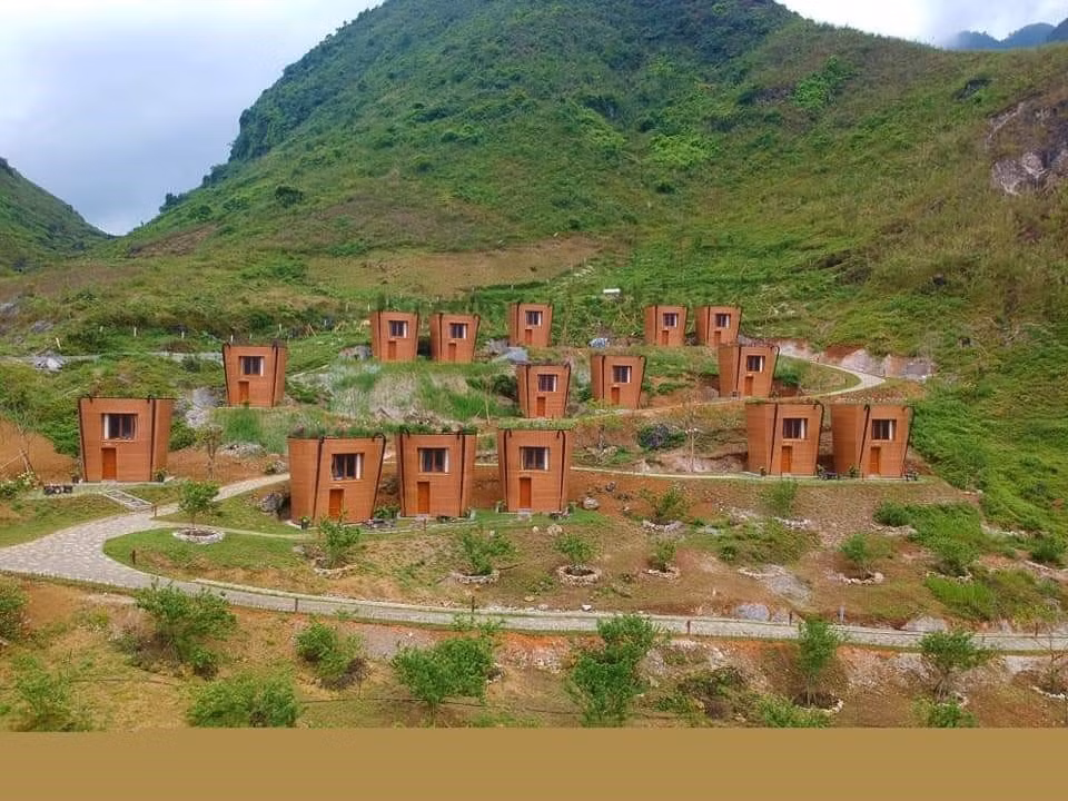 15 домов в форме куай-тау на курорте H MONG VILLAGE. (Фото: ВИА)