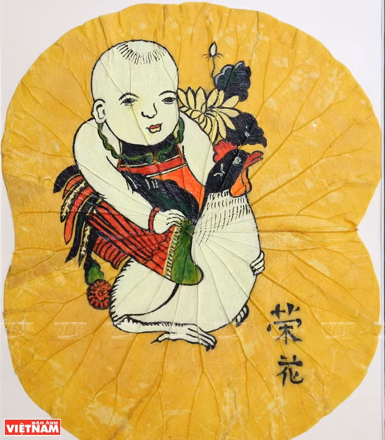 Картины на листьях лотоса. (Фото: ИЖВ)