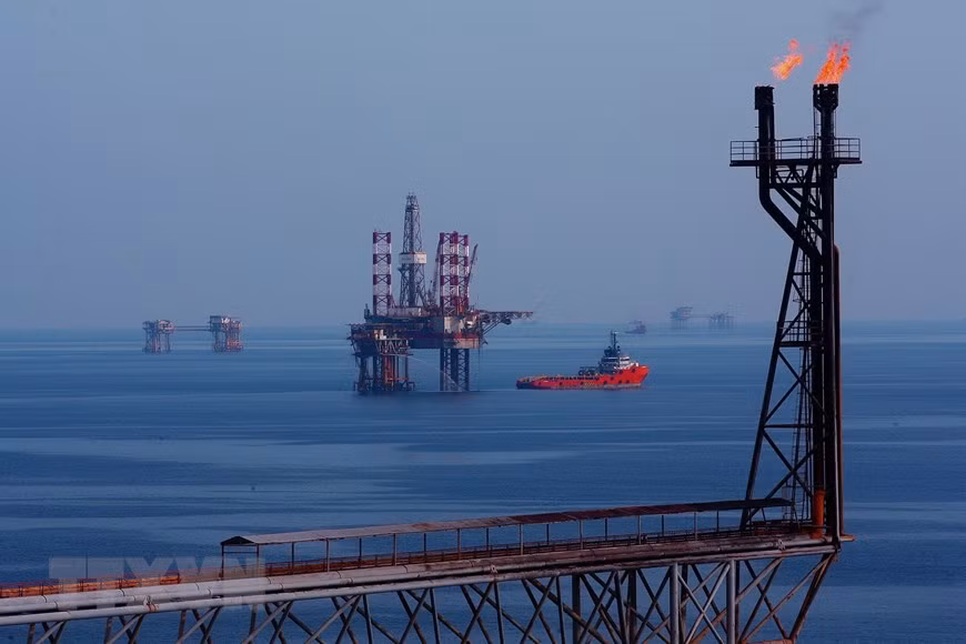 Разрабатывая нефть на месторождении Батьхо, это крупнейшее нефтяное месторождение на континентальном шельфе бассейна Кыулонг, расположенном в 145 км от побережья Вунгтау, которое разрабатывает Вьетсовпетро. (Фото: ВИА)