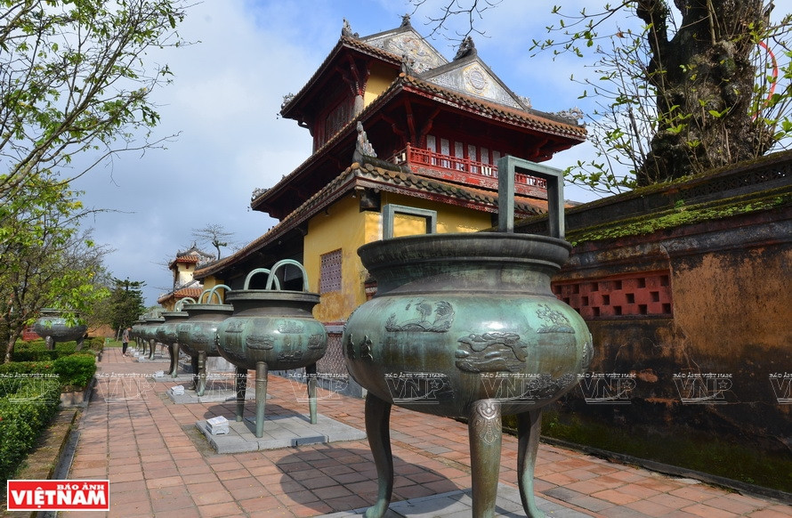 Национальное достояние "Девять вершин" - вершина современного литейного искусства династии Нгуен. (Фото: ИЖВ)