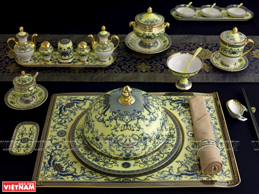 Королевский чайный сервиз - это высококлассное произведение мастеров компании Minh Long. (Фото: ИЖВ)