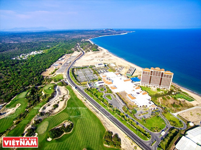 Пляж Хочам с курортами, спортивными и развлекательными комплексами, достраивается и вводится в эксплуатацию. (Фото: ИЖВ)