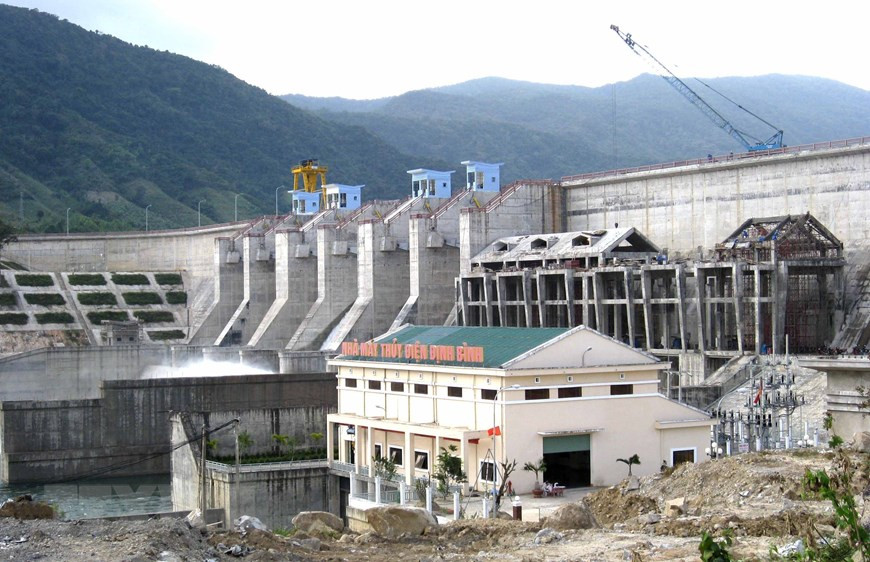 Строительство ирригационных сооружений Диньбинь в верховьях реки Кон, в обшине Виньхао, уезда Виньтхань (Биньдинь). (Фото: Виет И / ВИА)