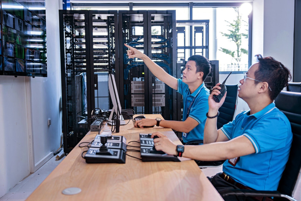 VNPT IDC Хоалак оснащен самой современной 6-уровневой системой видеонаблюдения снаружи и внутри зала обработки данных. (Фото: ВИА)