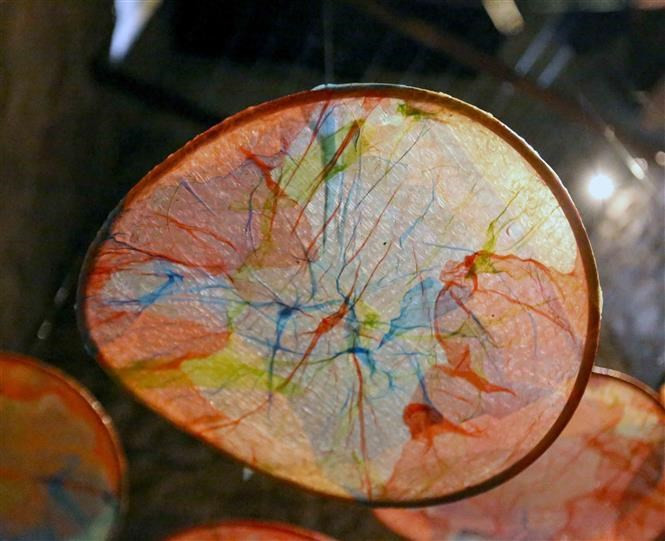 В художественном оформлении освещения использованы яркие изделия из переработанного нейлона. (Фото: ВИА)