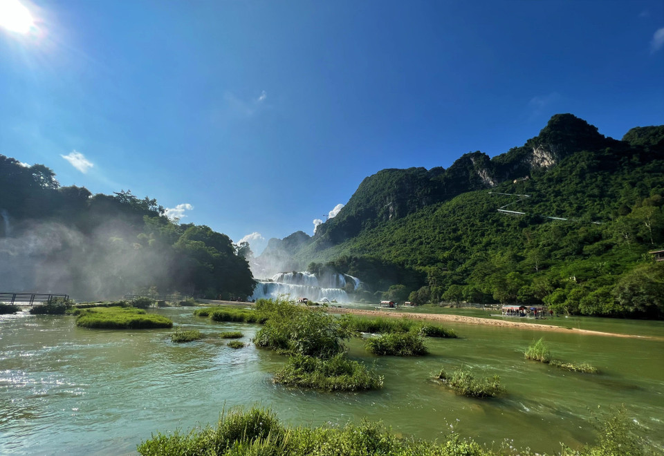Водопад Банжок осенью. (Фото: ВИА)