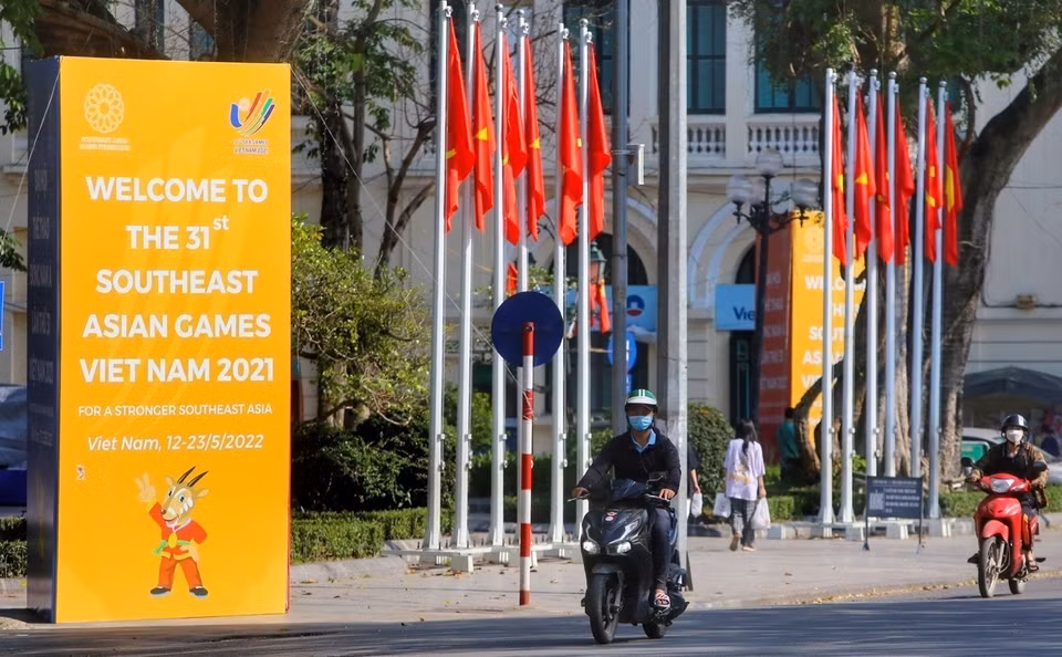 Пано, плакат о SEA Games 31 размещены в районе озера Хоанкием. (Фото: ВИА)