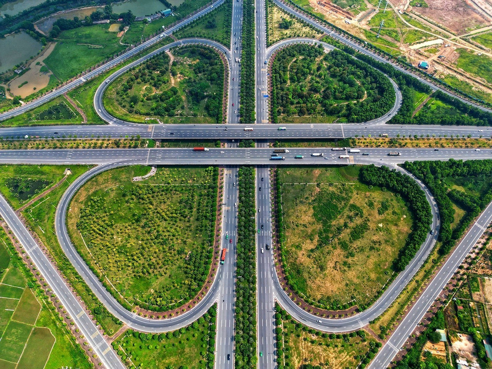 Увеличение озелененного пространства в городе помогает снижать уровень пыли в воздухе и шума, а также улучшать облик города. (Фото: ВИА)
