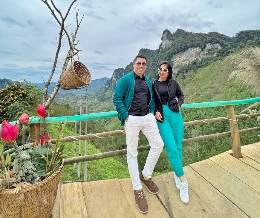 Туенкуанг сосредоточится на развитии медицинского и спортивного курортного туризма на минеральном источнике Милам. В частности, провинция продвигает развитие инфраструктуры транспорта, телекоммуникаций, электричества, воды, окружающей среды, объектов размещения, развитие туризма, связанного с органическим сельским хозяйством... в двух уездах Наханг и Ламбинь. Приезжая в Наханг, туристы могут посетить и осмотреть храм Пакта, храм Пакванг, пагоду Фуклам, где соединяются исторические, культурные и научные ценности с местом поклонения Будды для удовлетворения потребностей местных жителей в культурной, духовной и религиозной деятельности. Экотуризм, посещение горных и лесных ландшафтов Наханг и фестивальный туризм - вот элементы, составляющие уникальные и разнообразные культурные ценности местности, которые создают красочное пространство, сочетающее в себе уникальную и разнообразную культуру. (Фото: Май Май/ Vietnam+)