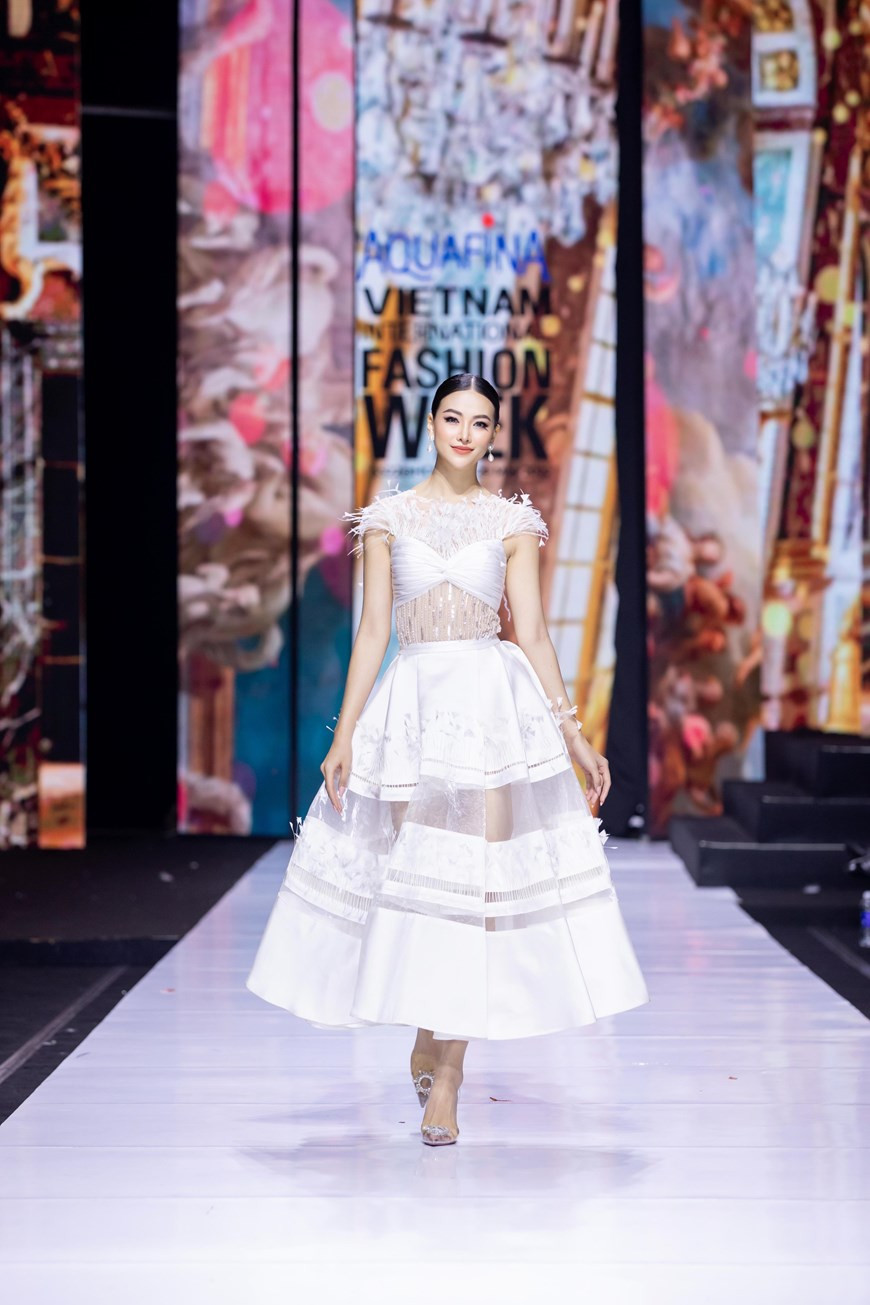 Коллекция «Mother Land» дизайнера Линь Шан. (Фото: Vietnam+) 