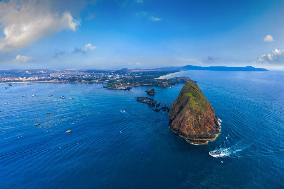 Национальный ландшафт Хон-йен, уезд Туйан, Фуйен. (Фото: ВИА)